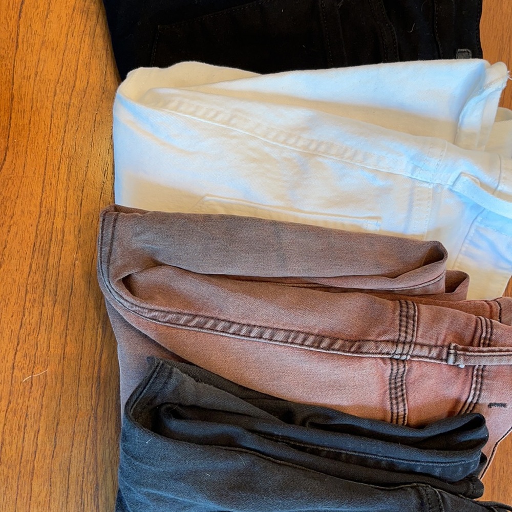 4 PAIRS!! Perfect demin lot for your tiktok diys!!